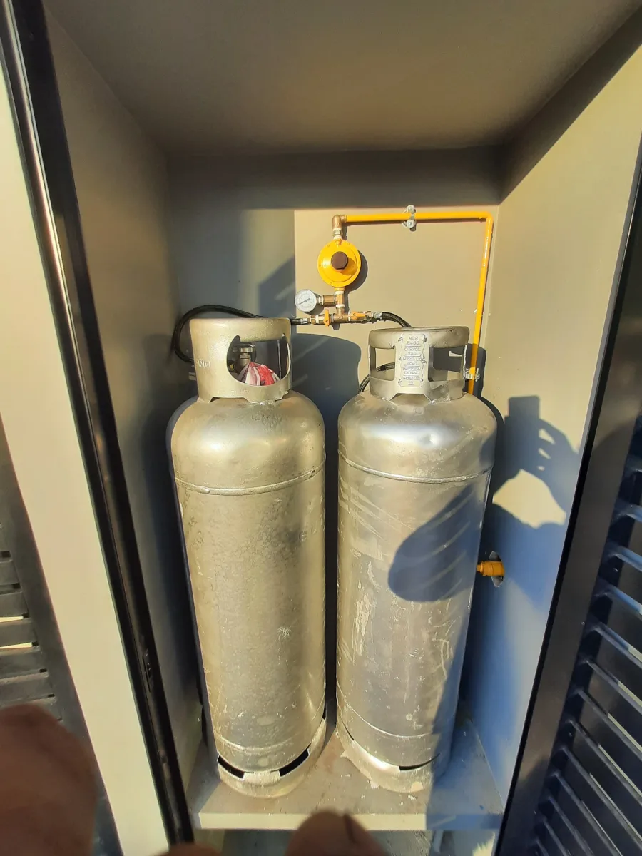 Montagem de bateria de cilindros P45 com comutação automática no RJ